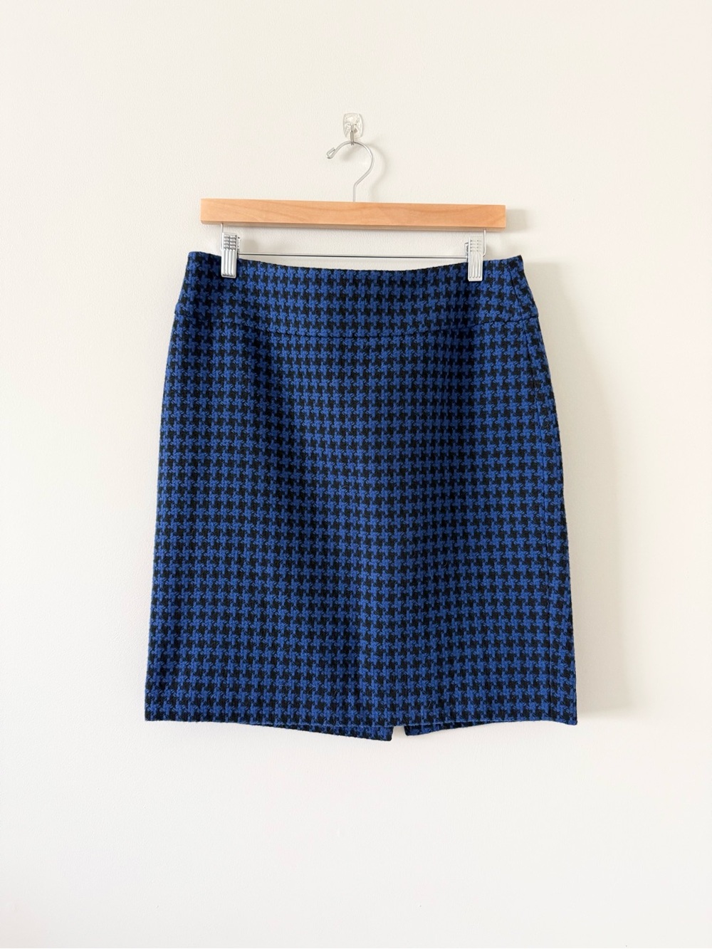 Ann Taylor Blue and Black Houndstooth Knit Wool Blend Pencil Skirt Size 8
